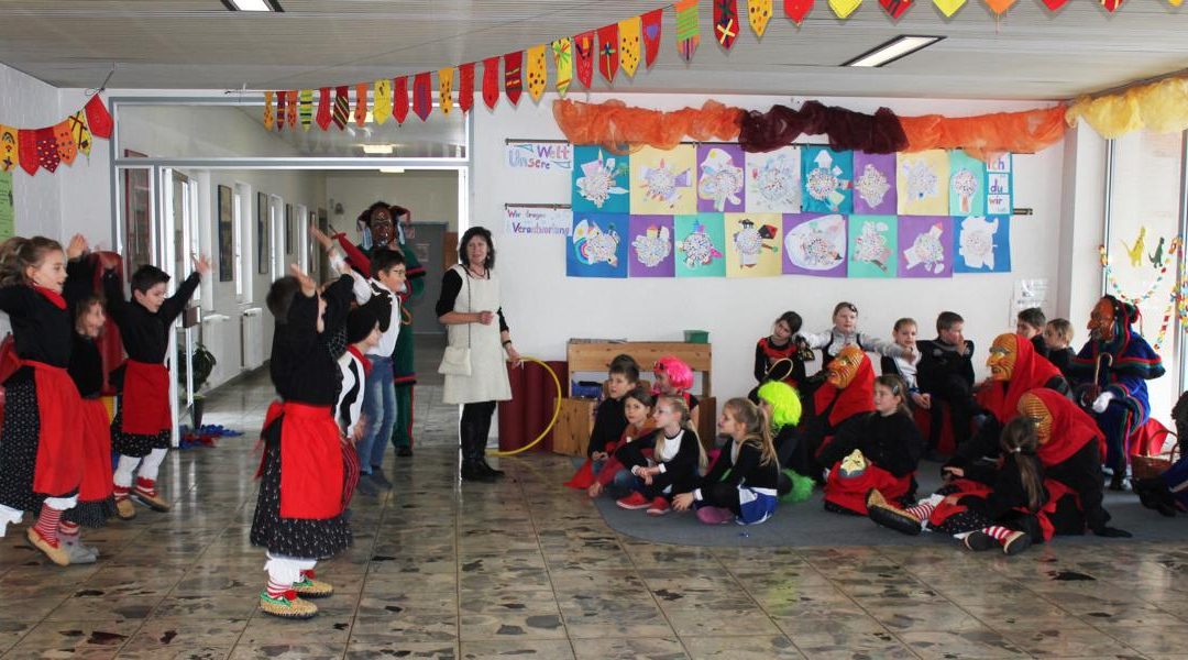 Fasnacht in der Grundschule Dietingen mit allen Außenstellen