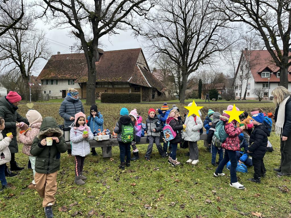 Grundschule Dietingen auf dem Weihnachtsweg Böhringen Klasse 1 a