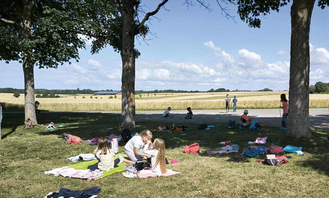 Grundschule Dietingen Jahresausflug der Klassen 1 und 2 (1) Grundschule Dietingen Jahresausflug der Klassen 1 und 2