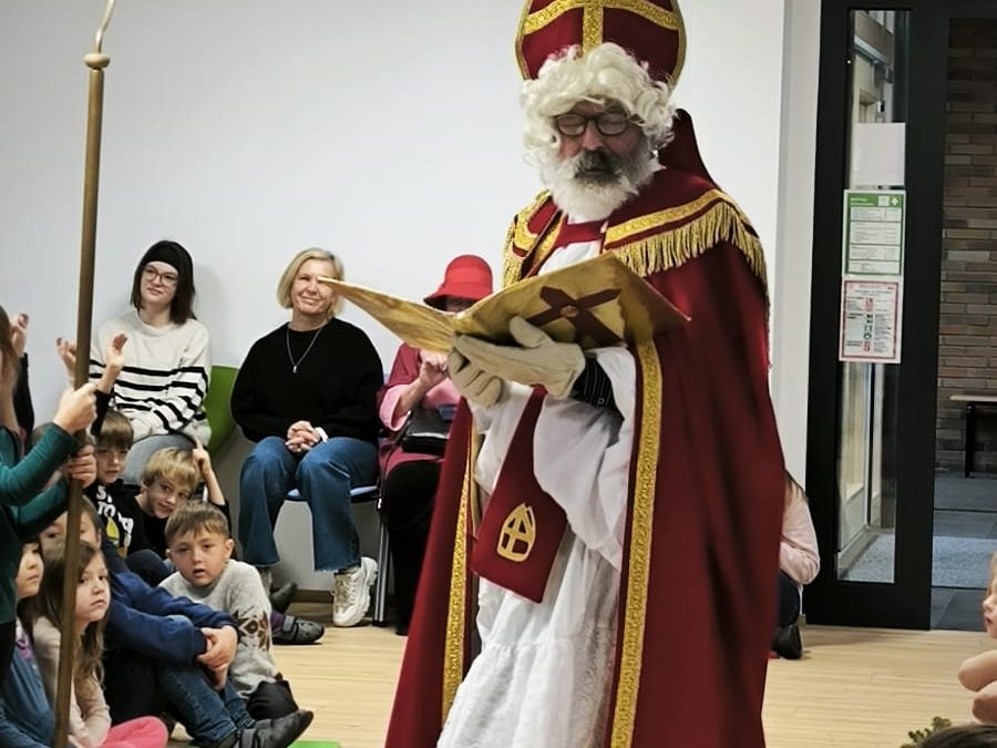 Grundschule Dietingen Besuch vom Nikolaus (1)